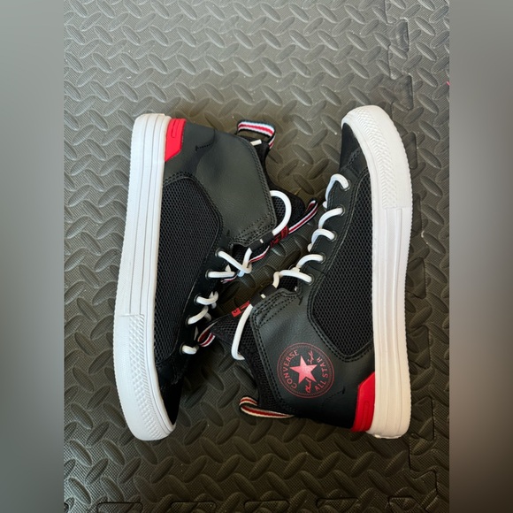 Converse - Picture 4 of 4